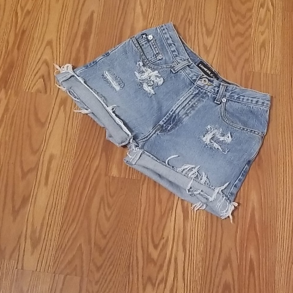 Distressed high waisted shorts 5/6‎